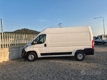 PEUGEUT BOXER FURGONE 2022