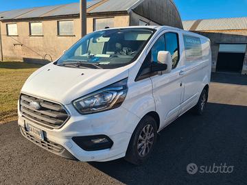 Furgone Ford Custom Titanium