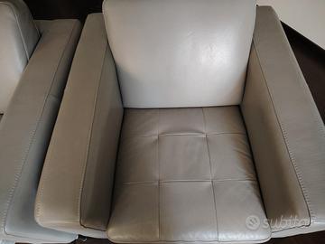 due poltrone Natuzzi pelle 