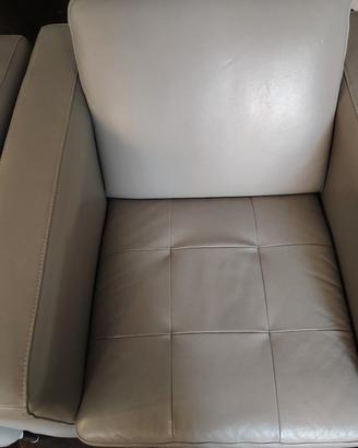 due poltrone Natuzzi pelle 