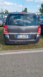 opel zafira 2011