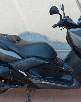 Yamaha X-Max 400