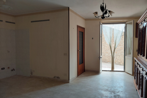 Bilocale in buone condizioni, abitabile