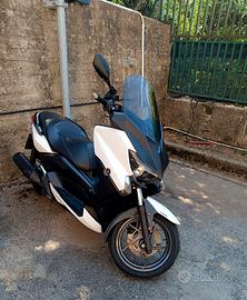 Yamaha Xmax 250 