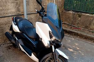Yamaha Xmax 250 