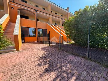 3 LOCALI A COMACCHIO