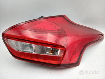 Fanale post dx FORD FOCUS III '13