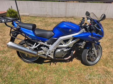 SV 650 S K5 con bauletto e borse laterali