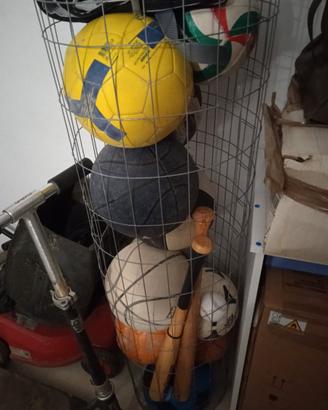 cesta con vari palloni
