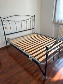 Letto matrimoniale ferro battuto blu doghe legno