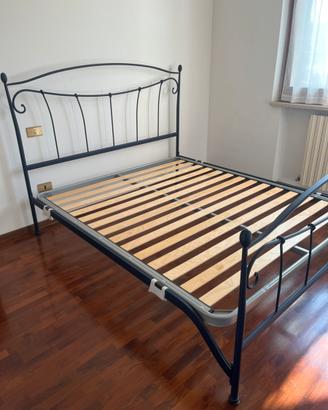 Letto matrimoniale ferro battuto blu doghe legno