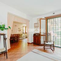 CASA INDIPENDENTE CON GIARDINO DI OLTRE 2000 MQ