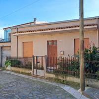 Casa singola con ampio giardino