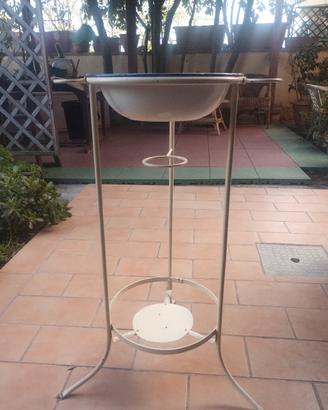 lavabo antico in ferro