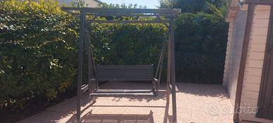 Dondolo in legno