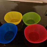 tazze in plastica colorate