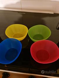 tazze in plastica colorate