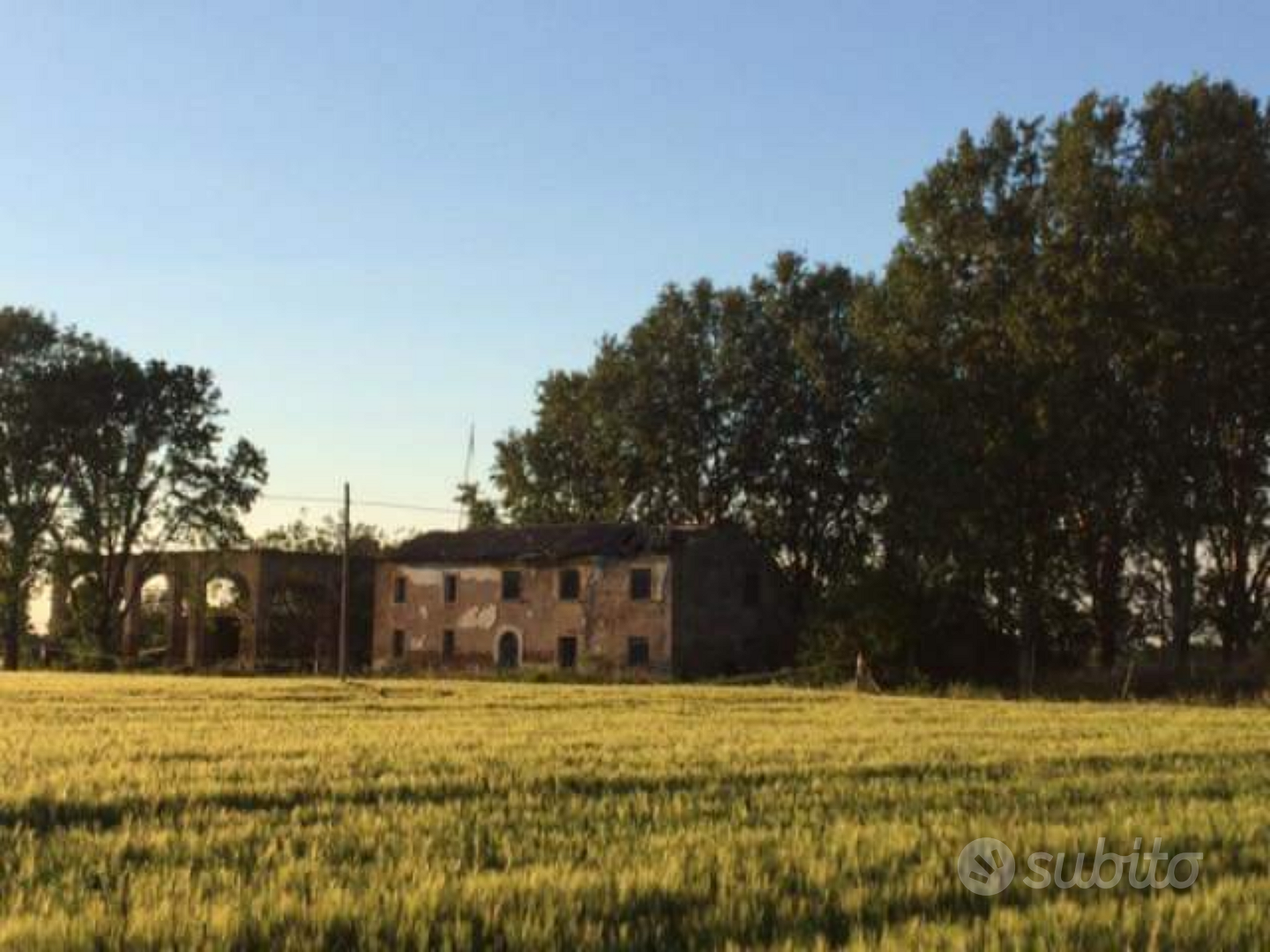Casa da ristrutturare su terreno di 5600 mq - Vista 3