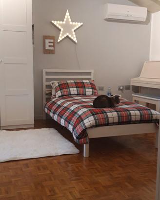 Letto singolo Ikea con doghe e materasso 