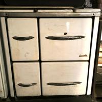 Stufa economica e cucina a legna