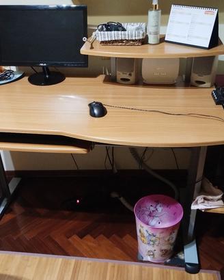 scrivania porta computer 