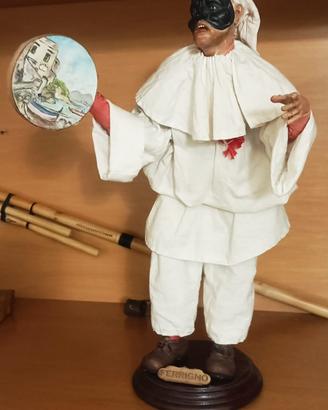 Pulcinella con tamburello Ferrigno