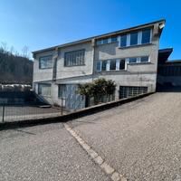 Capannone con uffici