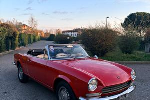Fiat 124 spyder