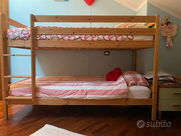 Letto a castello più materassi