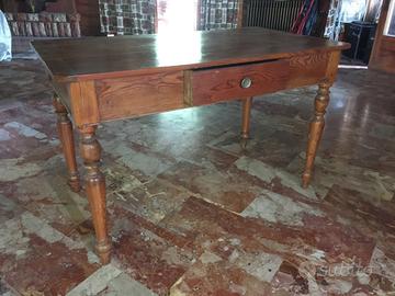 Tavolo primi '900 legno massello