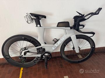 Bicicletta da triathlon/crono Cube