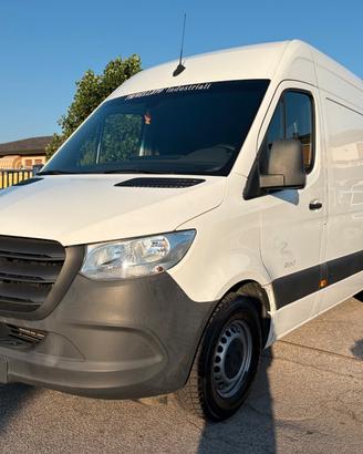 Mercedes-benz Sprinter F37/33 311 CDI RWD TA Furgo