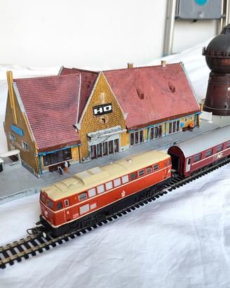 Lima Locomotiva 2043 - OBB con Stazione e Torre