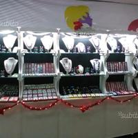 Mobile a vetrina in legno