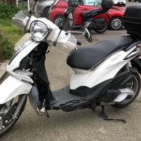 Piaggio Liberty 150 incidentato