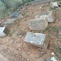 colonne antiche in pietra 