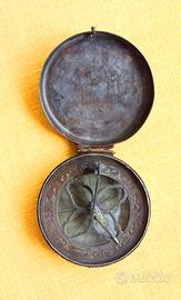 Antico astrolabio islamico “Indicatore Qibla” XIX