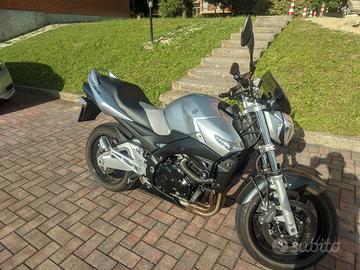 Suzuki GSR 600