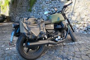Moto Guzzi V7 Stone 