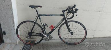 Bicicletta da corsa Pinarello