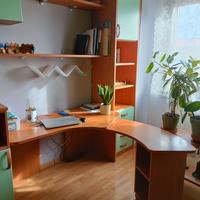 mobile cameretta/libreria on scrivania