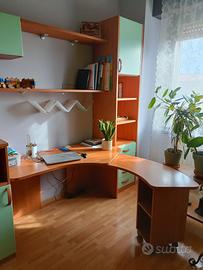 mobile cameretta/libreria on scrivania