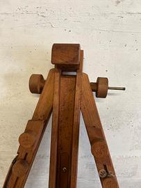 Cavalletto per opera d'arte.