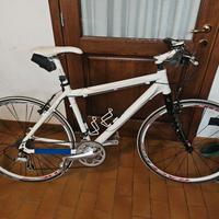 bici (flat bar road bike ) mai usata