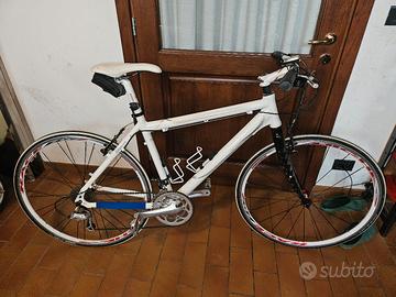 bici (flat bar road bike ) mai usata