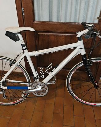 bici (flat bar road bike ) mai usata