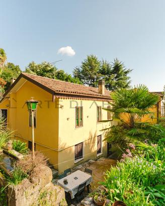 CONEGLIANO casa singola con ampio scoperto C509
