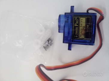 Arduino servo motore SG90