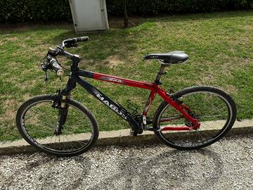 Bici ibrida da trekking