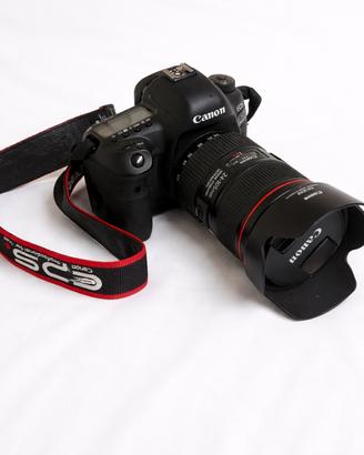 Canon EOS 5D mark IV + Canon EF 24-105mm Obiettivo
